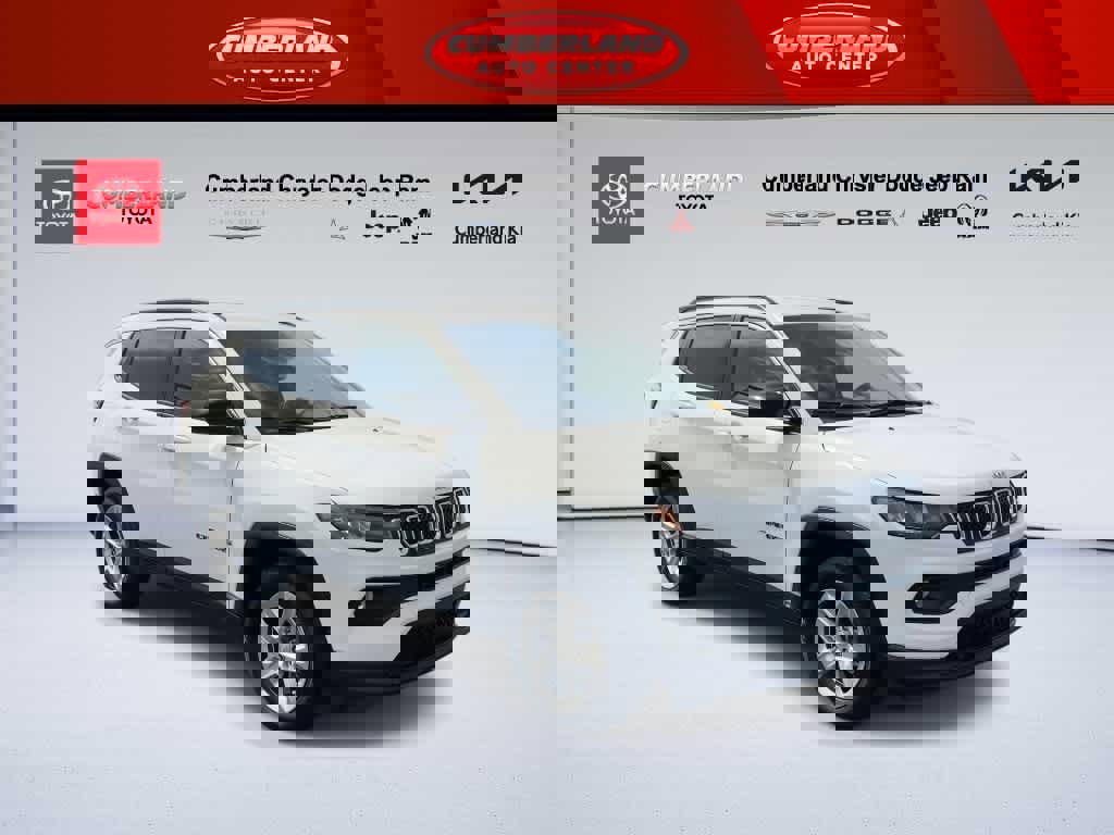 Used 2023 Jeep Compass Latitude image 2