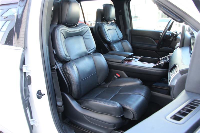 Used 2022 Lincoln Navigator Reserve image 17