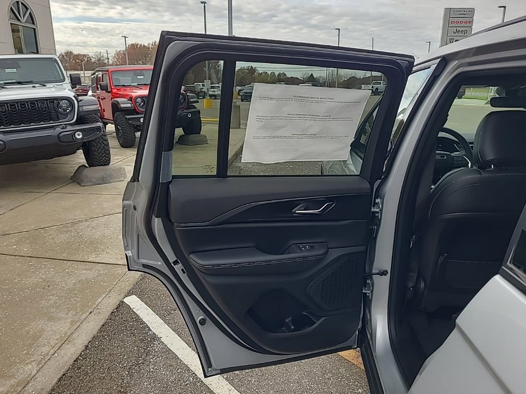 New 2025 Jeep Grand Cherokee 4WD image 21