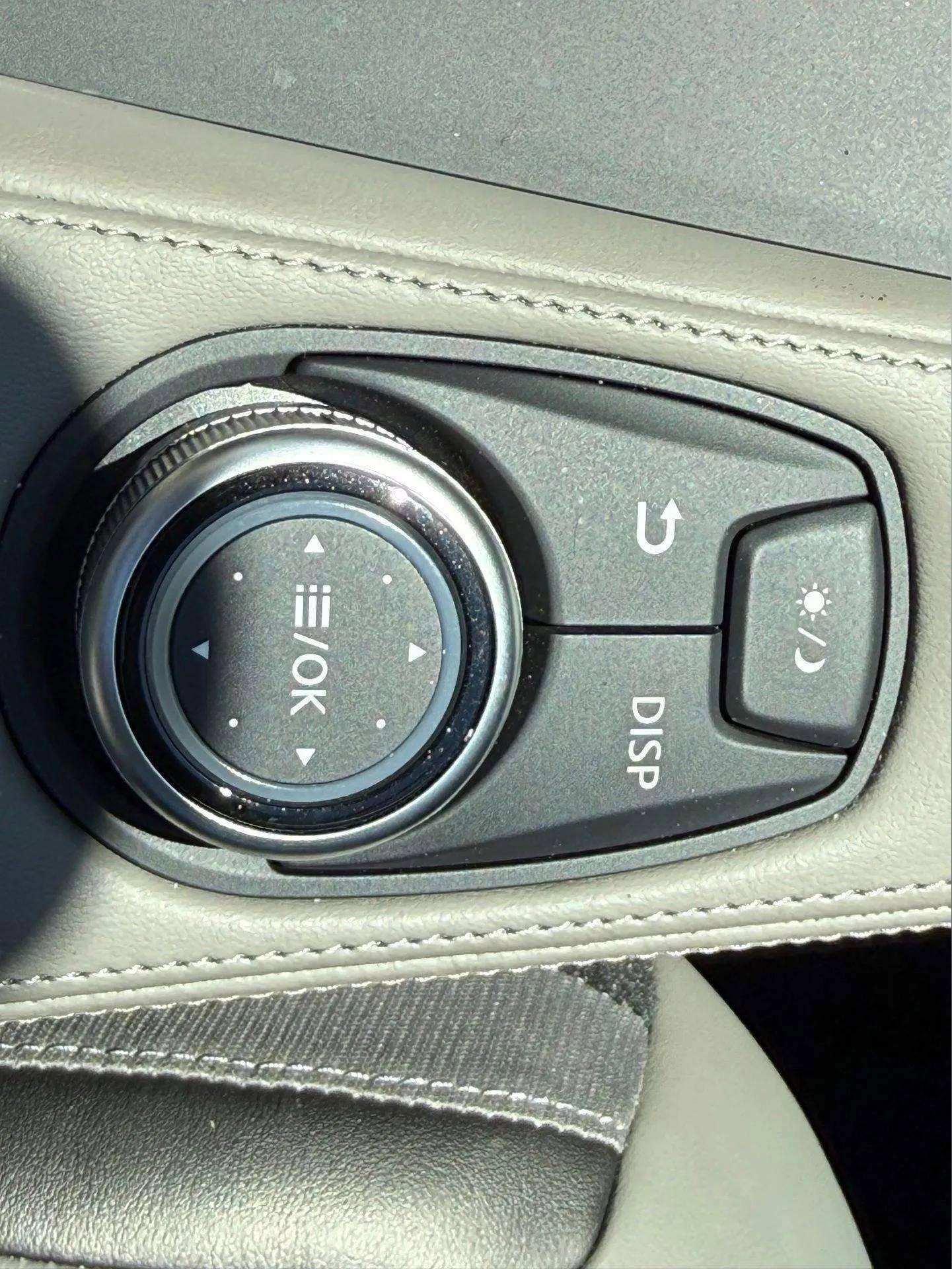 Used 2023 INFINITI QX50 Luxe image 43