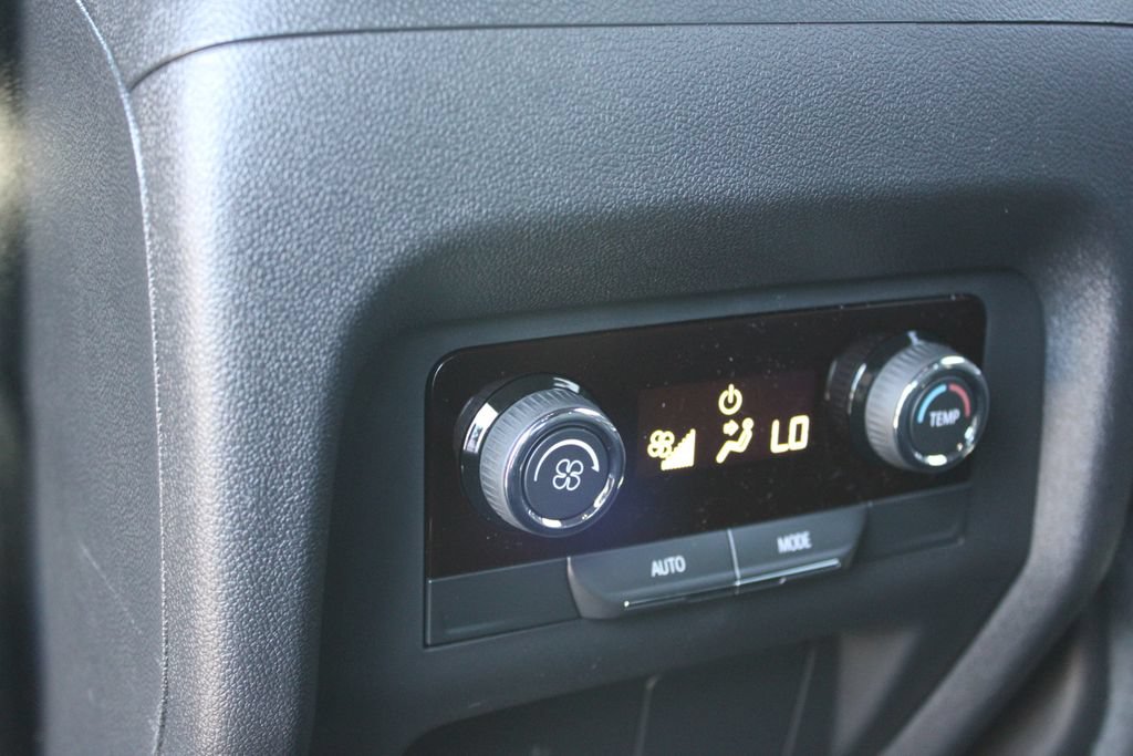 New 2026 Chevrolet Traverse LT w/ Midnight/Sport Edition FWD image 27