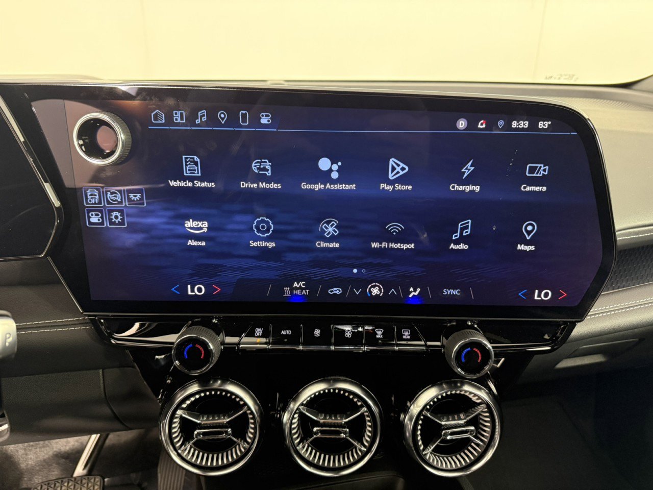 Used 2025 Chevrolet Blazer EV AWD Police image 19