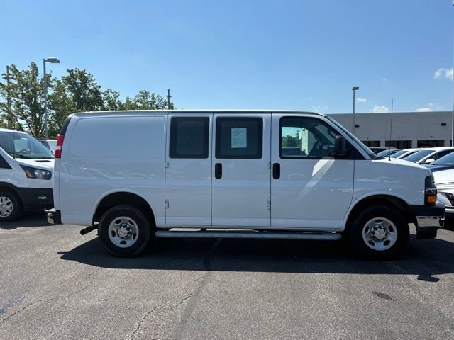 Used 2024 Chevrolet Express 2500 w/ Driver Convenience Package RWD image 10