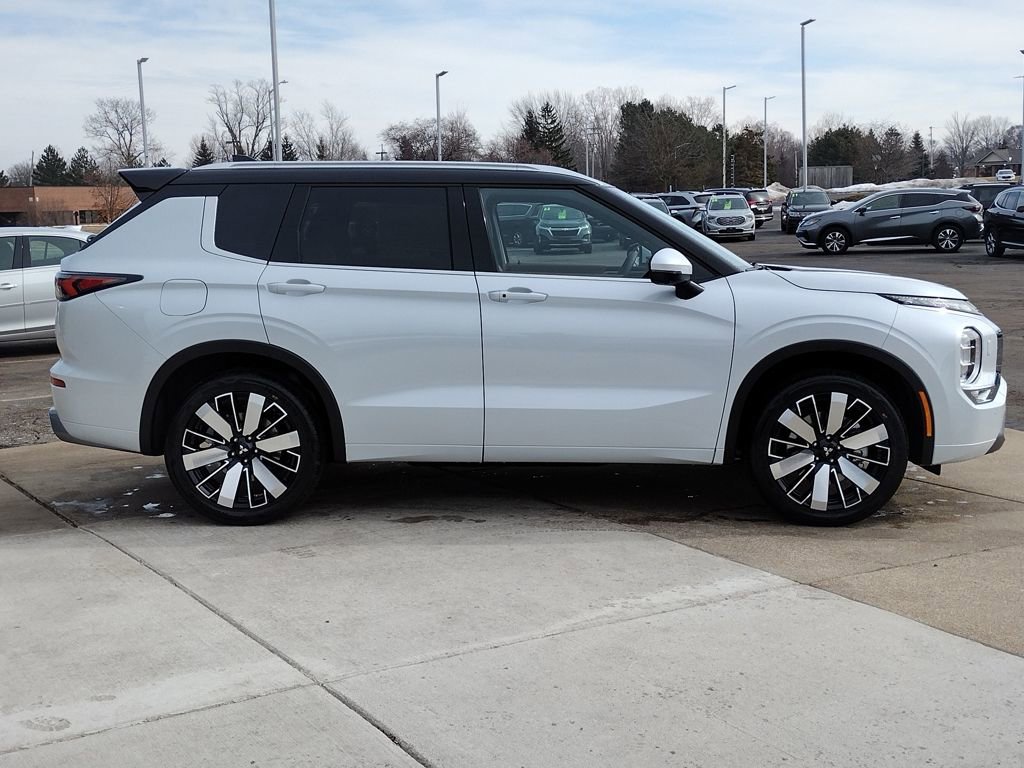 New 2026 Mitsubishi Outlander SEL image 15