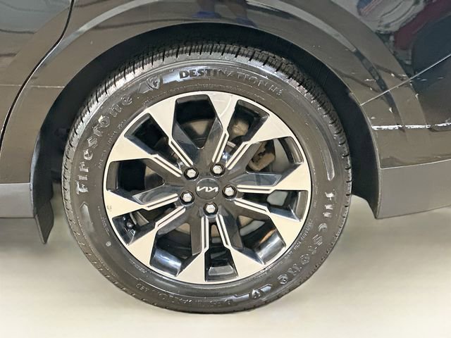 Used 2022 Kia Carnival EX FWD image 6