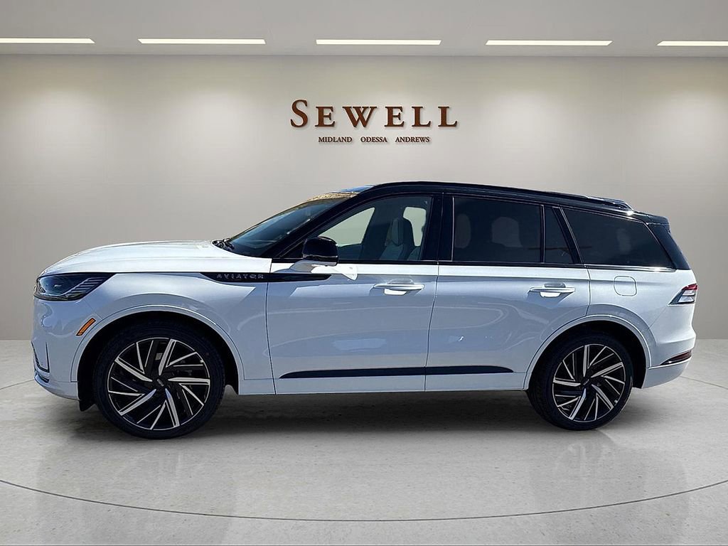 New 2026 Lincoln Aviator Black Label w/ Black Label Special Edition AWD/4WD image 2