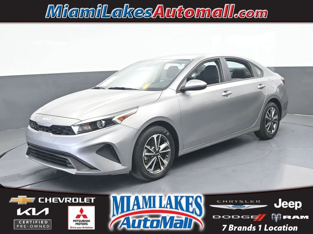 Used 2023 Kia Forte LXS image 1