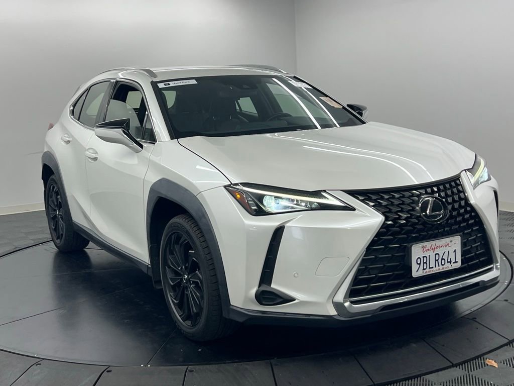 Used 2022 Lexus UX 200 w/ Accessory Package (Z1) FWD image 3
