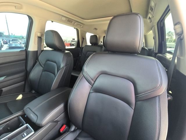 Used 2025 Nissan Pathfinder SL w/ SL Premium Package image 25