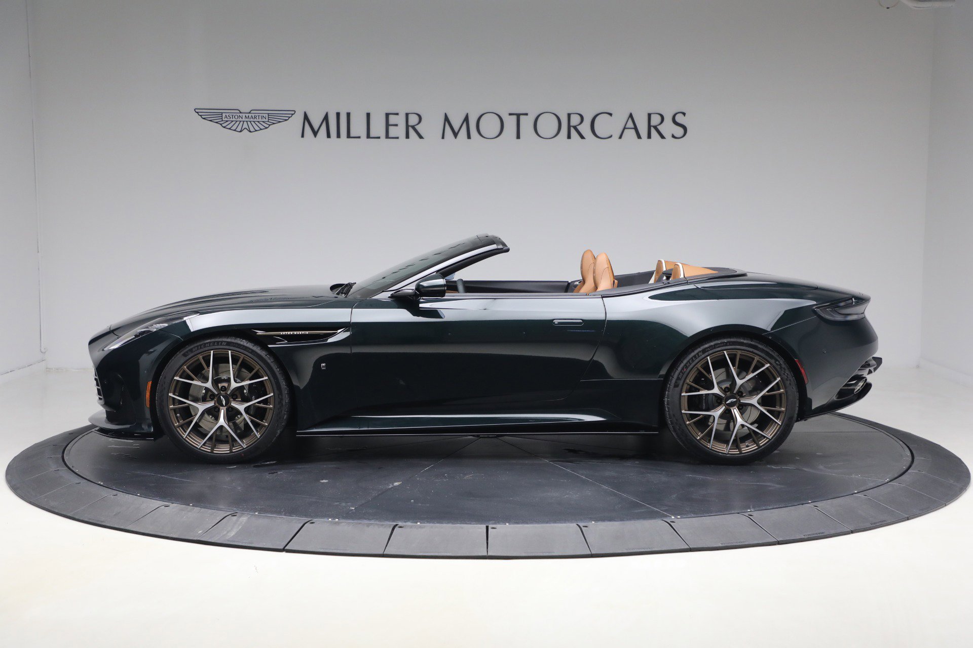 New 2026 Aston Martin DB12 Convertible RWD image 3