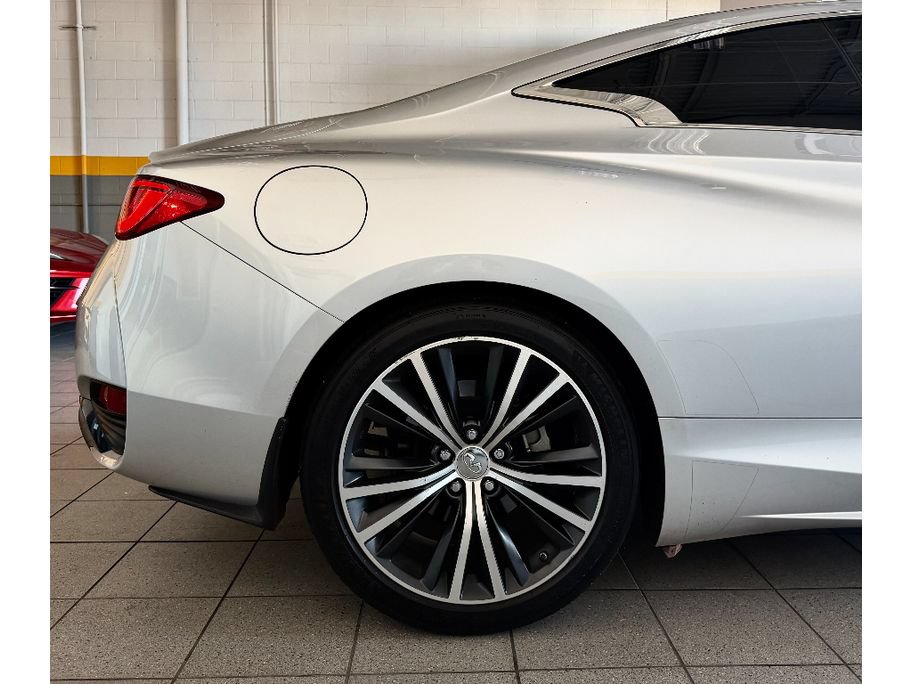 Used 2019 INFINITI Q60 3.0t Luxe w/ Essential Package AWD/4WD image 7