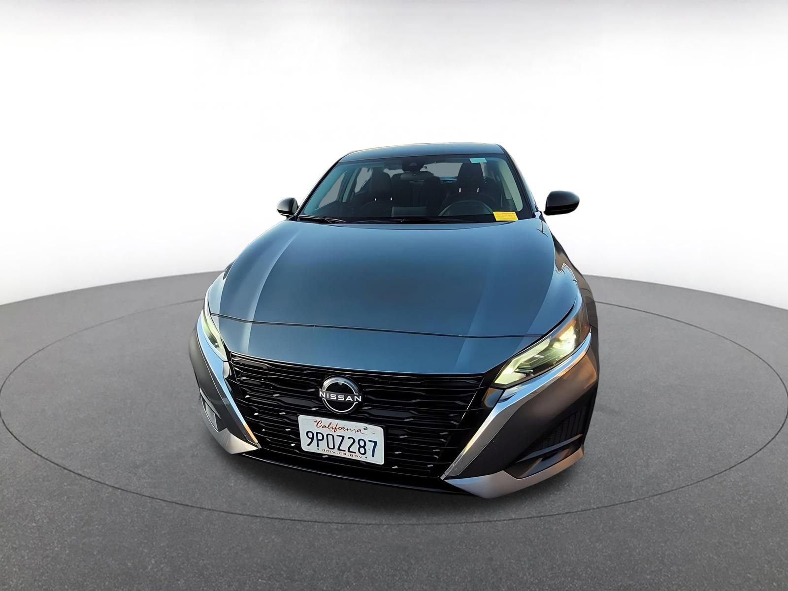 Used 2025 Nissan Altima 2.5 SV image 2