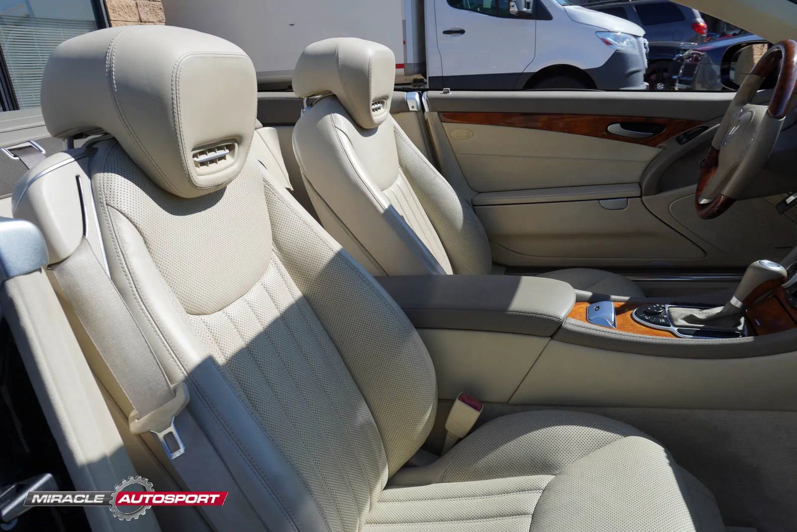 Used 2009 Mercedes-Benz SL 550 w/ Premium I Pkg image 29