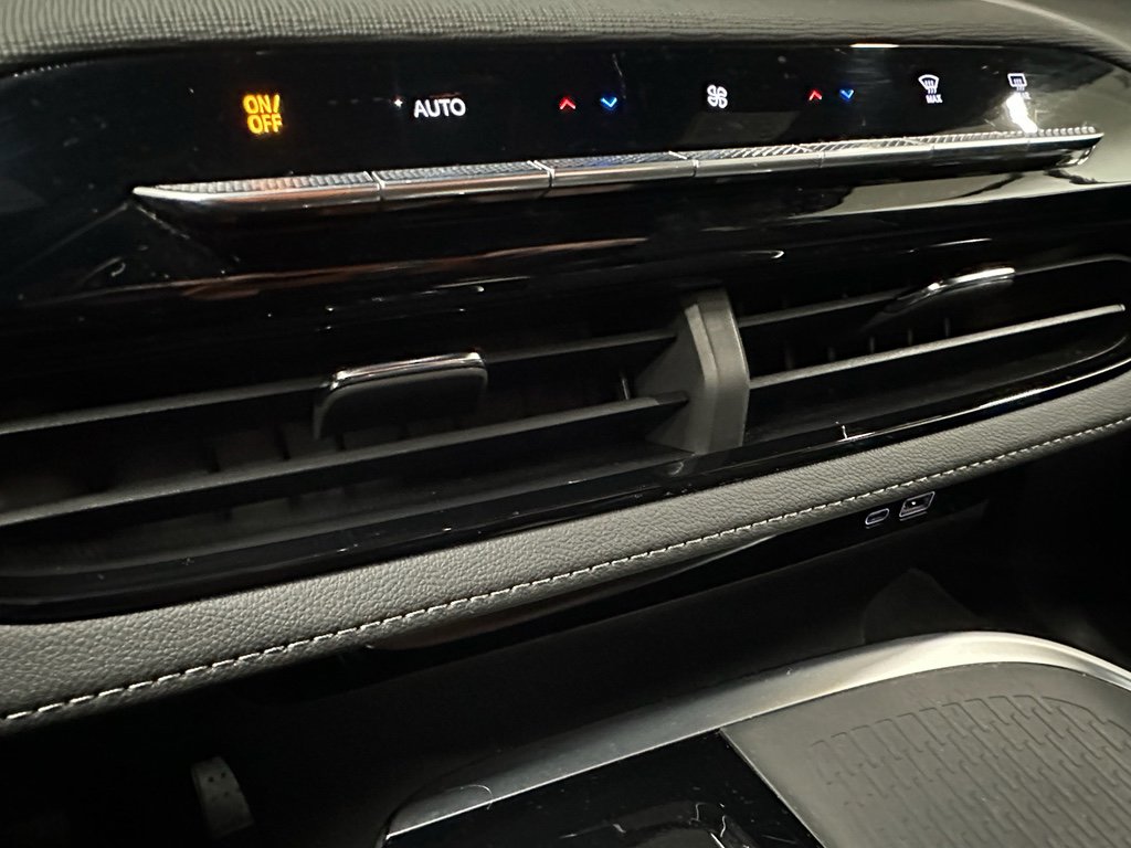 Used 2025 Buick Enclave Sport Touring image 38