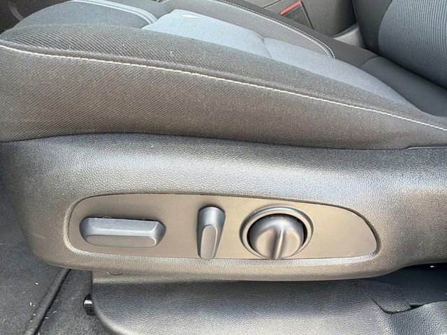 Used 2025 Chevrolet Blazer LT FWD image 17