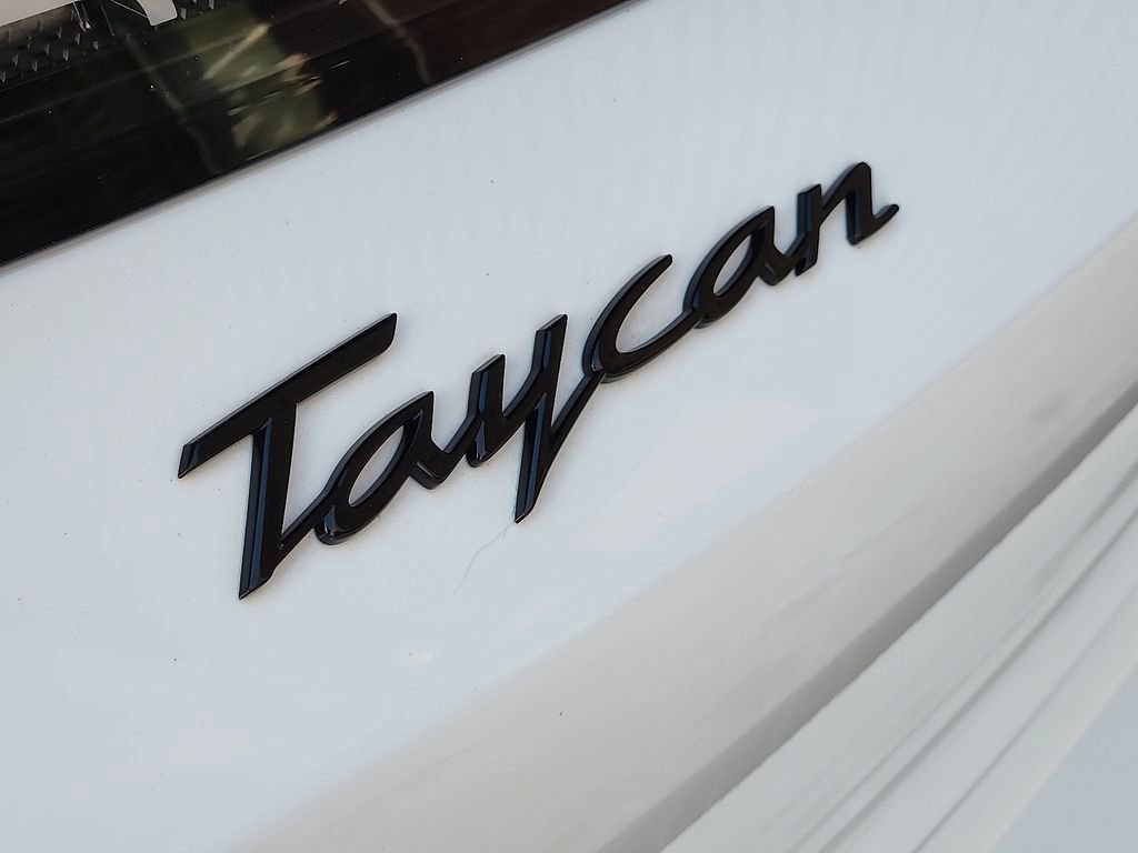 Used 2025 Porsche Taycan image 30