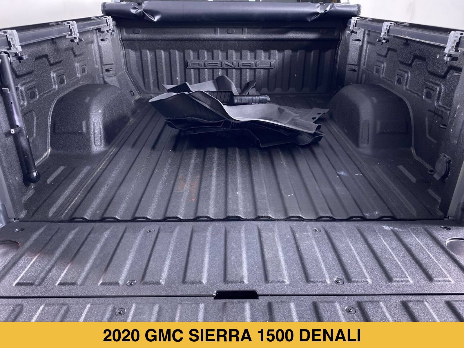 Certified 2020 GMC Sierra 1500 Denali w/ Denali Ultimate Package AWD/4WD image 16