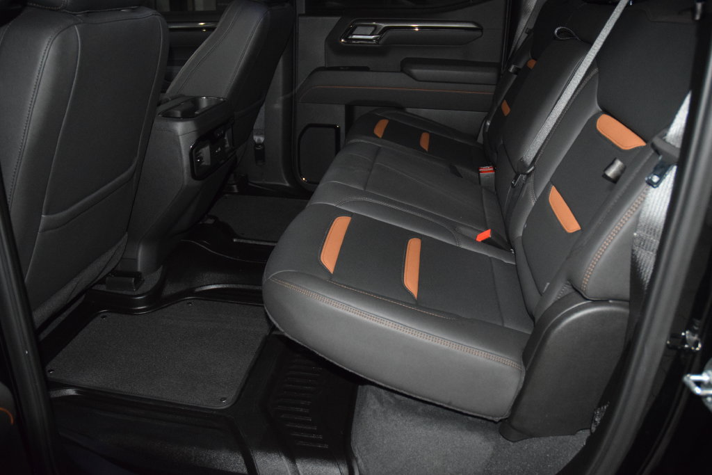 Used 2025 GMC Sierra 1500 AT4 w/ AT4 Premium Package AWD/4WD image 48
