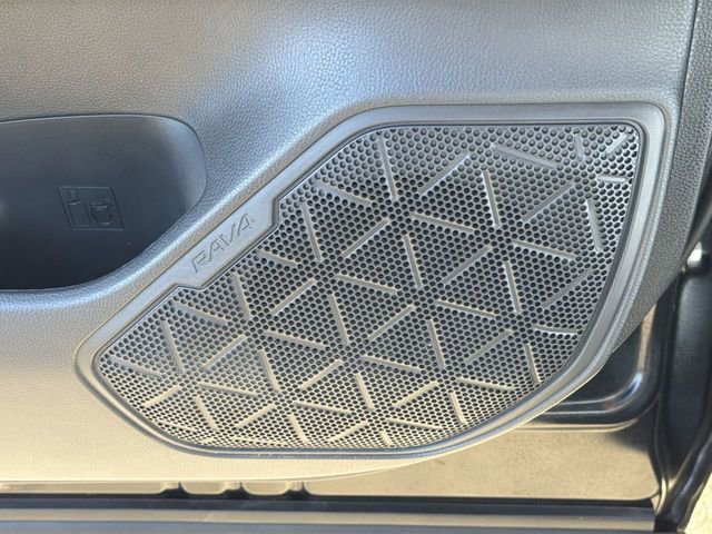 Used 2020 Toyota RAV4 XLE Premium image 25