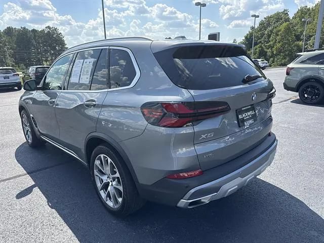 Used 2024 BMW X5 xDrive40i w/ Premium Package AWD/4WD image 4
