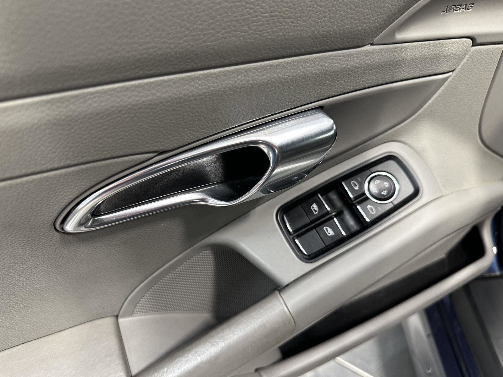 Used 2015 Porsche Boxster S RWD image 17