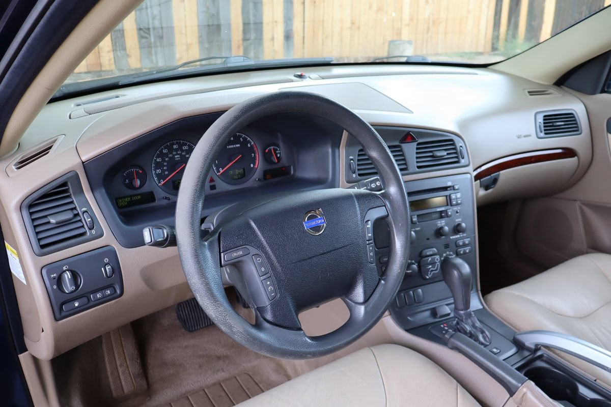 Used 2002 Volvo V70 Cross Country AWD/4WD image 15