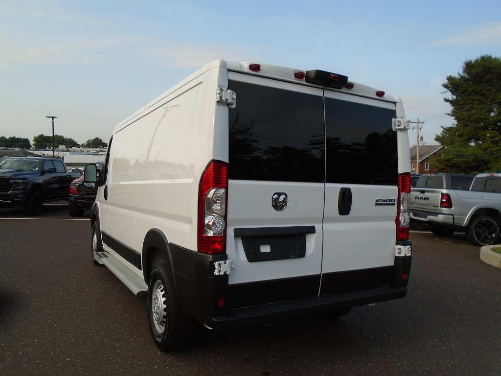 Used 2025 RAM ProMaster 2500 w/ U-Haul Equipment Group FWD image 4