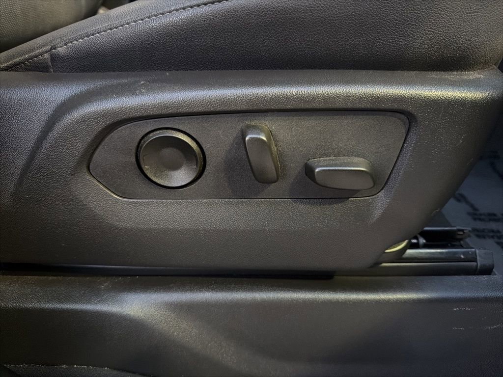 Used 2025 GMC Sierra 1500 SLT image 32