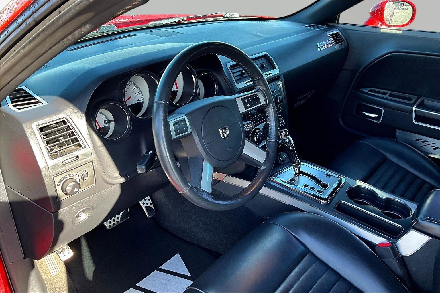 Used 2010 Dodge Challenger R/T RWD image 17