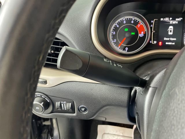 Used 2017 Jeep Cherokee Latitude w/ Comfort/Convenience Group image 14