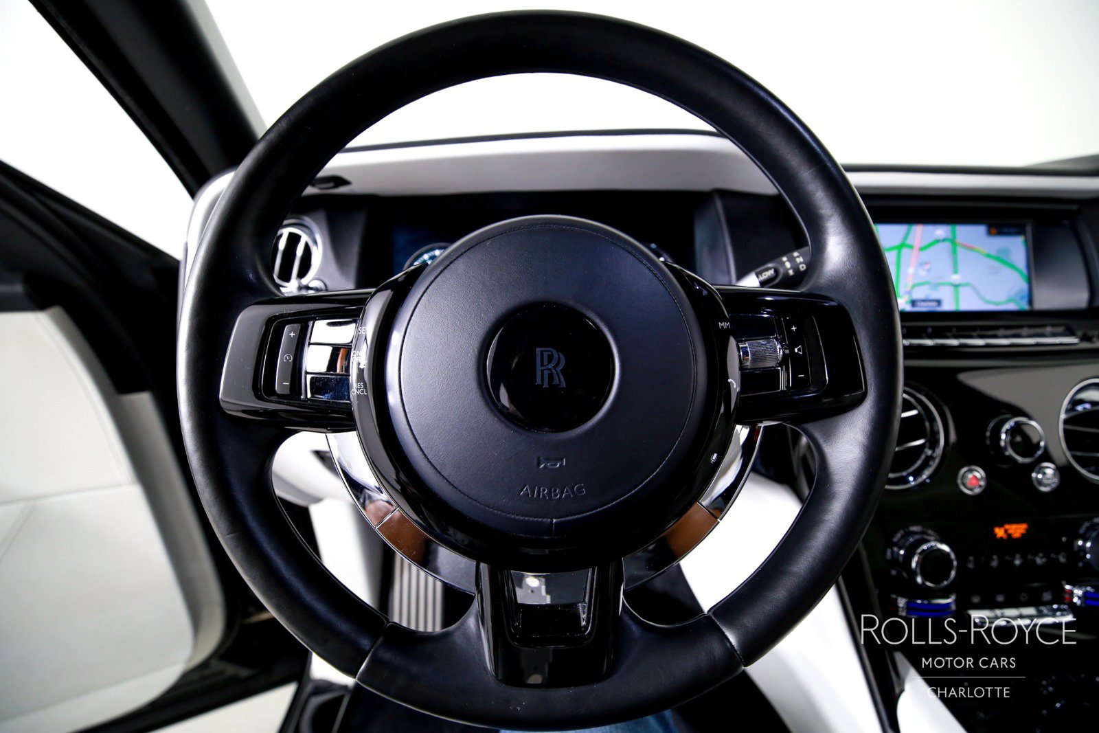 Used 2021 Rolls-Royce Cullinan Black Badge AWD/4WD image 14