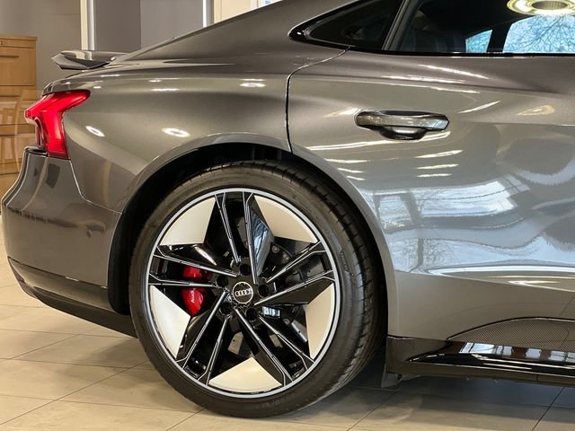 Used 2022 Audi RS e-tron GT AWD/4WD image 44