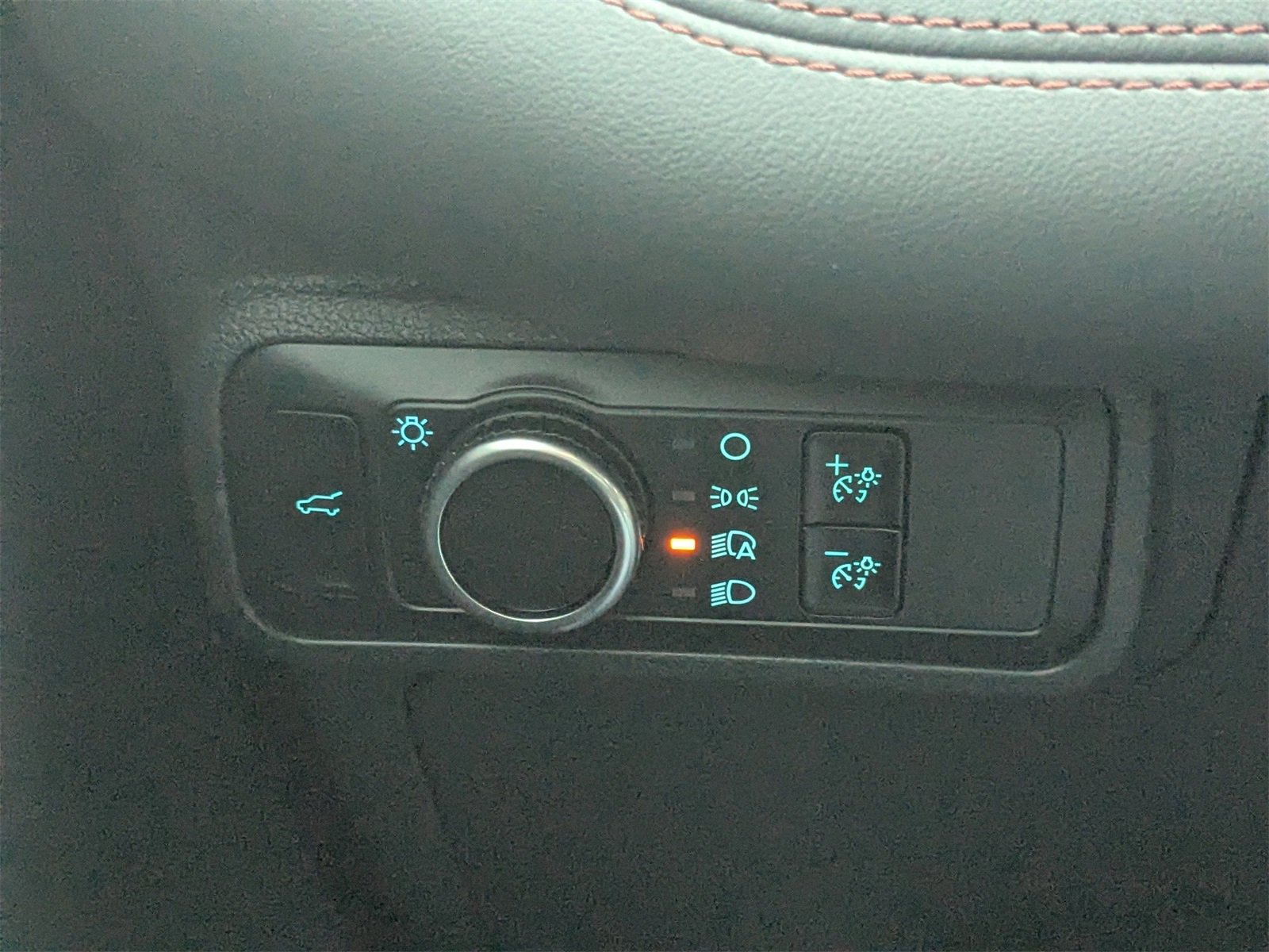 New 2025 Ford Explorer Active image 28