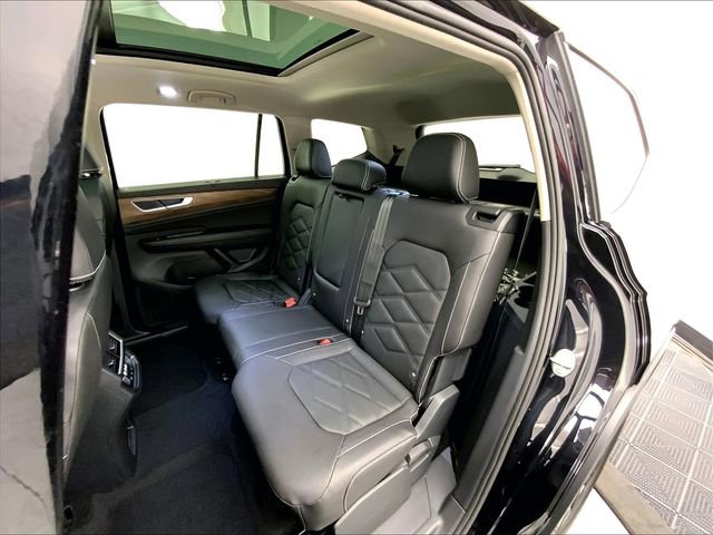 New 2026 Volkswagen Atlas SE image 10