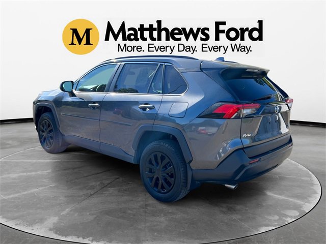 Used 2019 Toyota RAV4 LE image 3