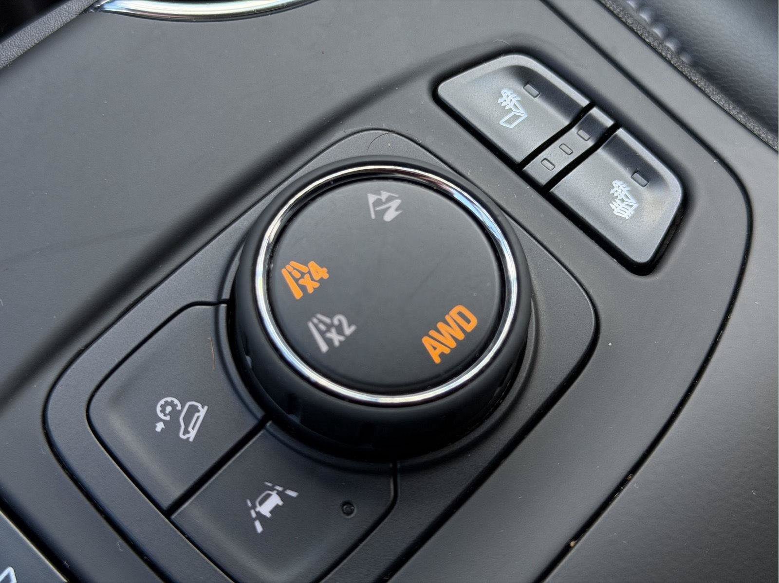 Used 2024 GMC Terrain SLT w/ Elevation Edition AWD/4WD image 17