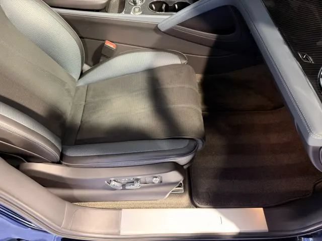 Used 2023 Bentley Bentayga AWD/4WD image 29