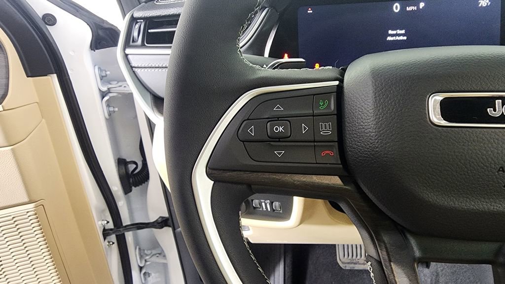 New 2025 Jeep Grand Cherokee Limited image 17