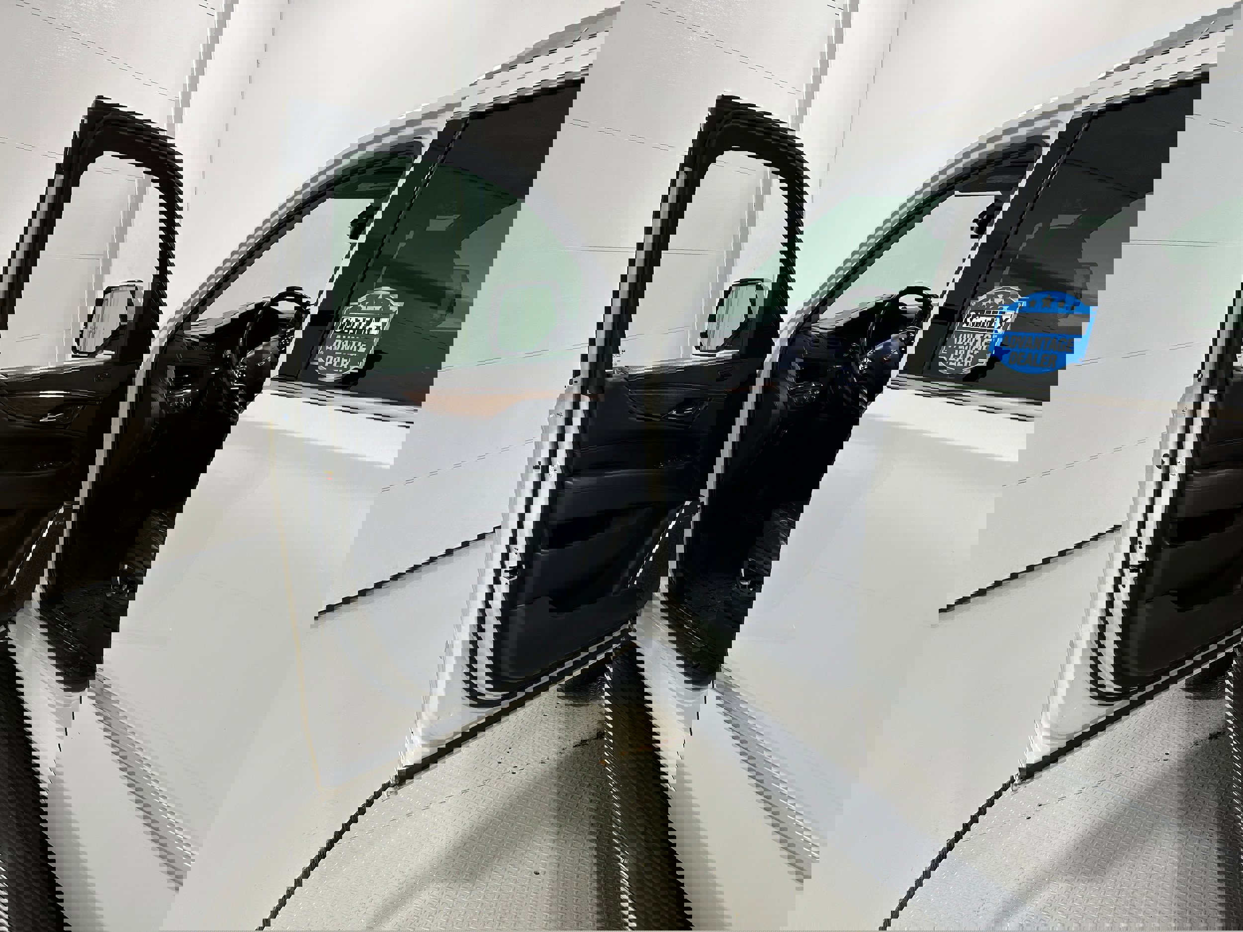 Used 2020 Cadillac Escalade ESV Premium Luxury image 24