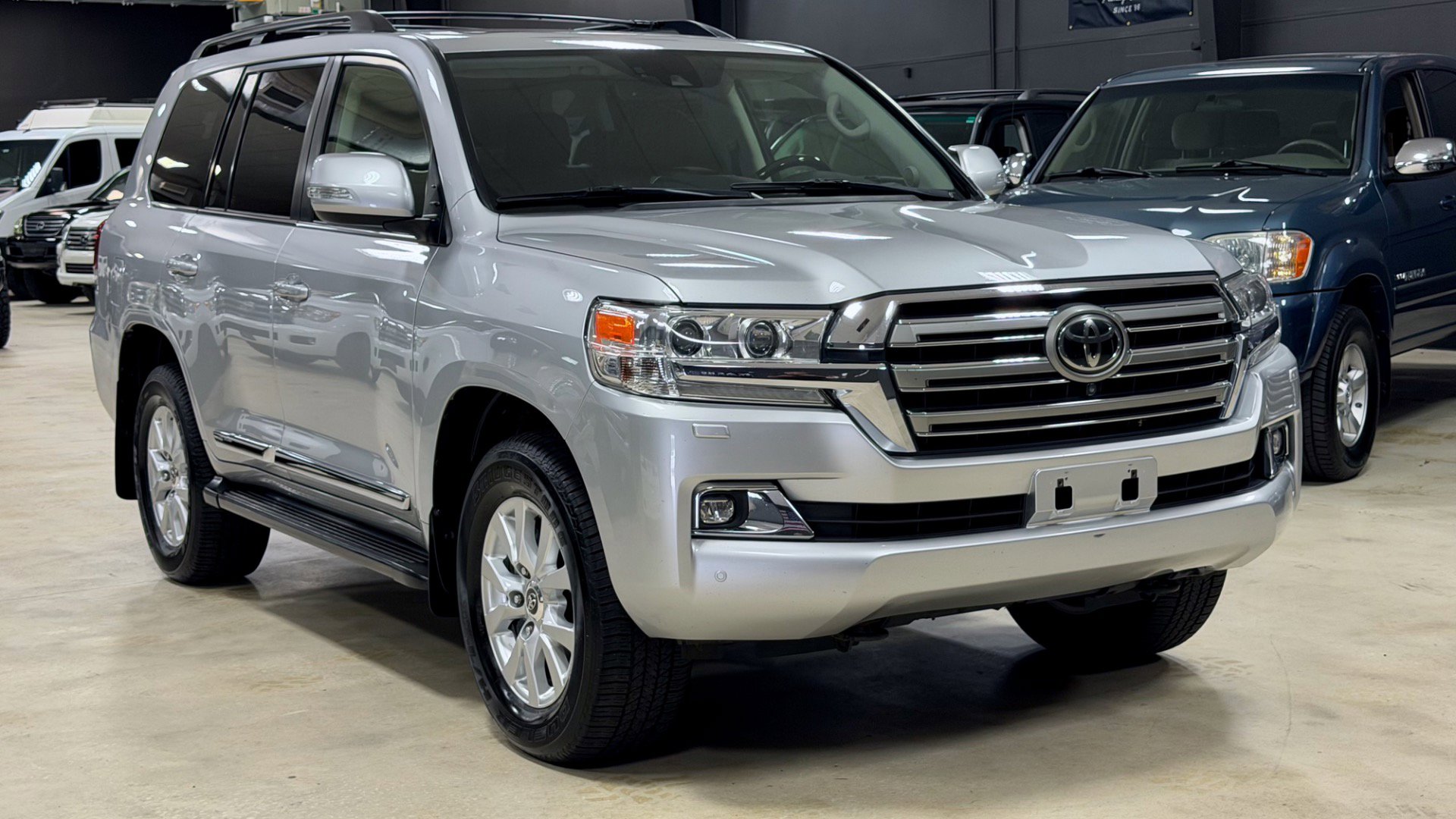 Used 2016 Toyota Land Cruiser AWD/4WD image 4