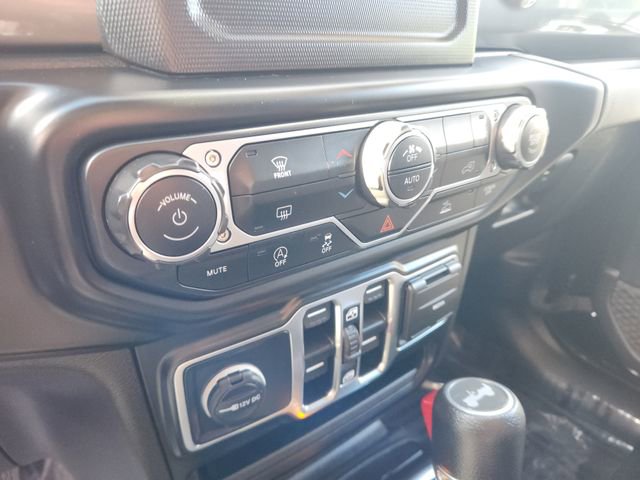 Used 2021 Jeep Wrangler Unlimited Sahara AWD/4WD image 16