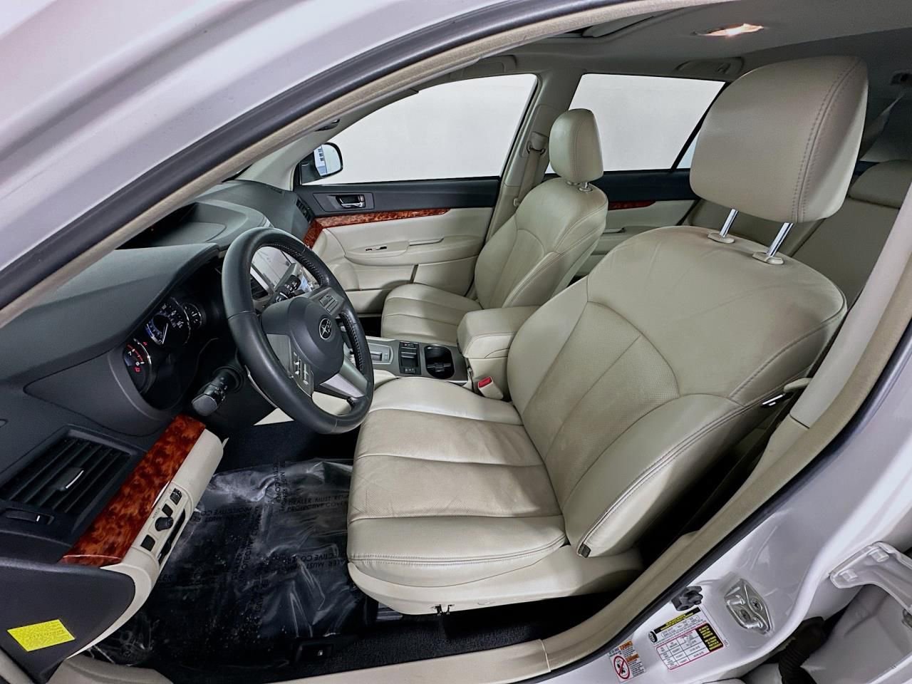 Used 2010 Subaru Outback 3.6R Limited image 29