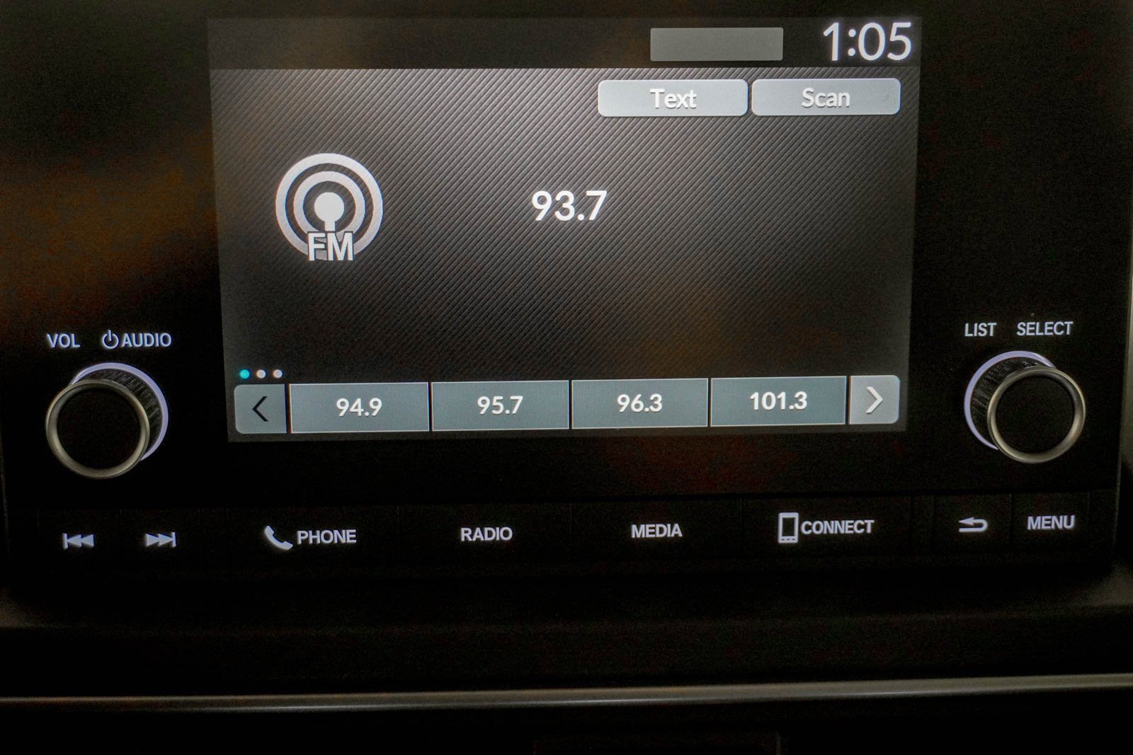 Used 2023 Honda Pilot LX image 25