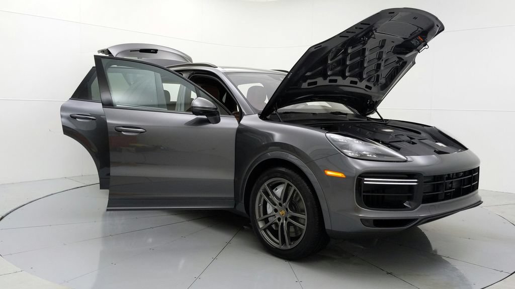 Certified 2023 Porsche Cayenne Turbo AWD/4WD image 10