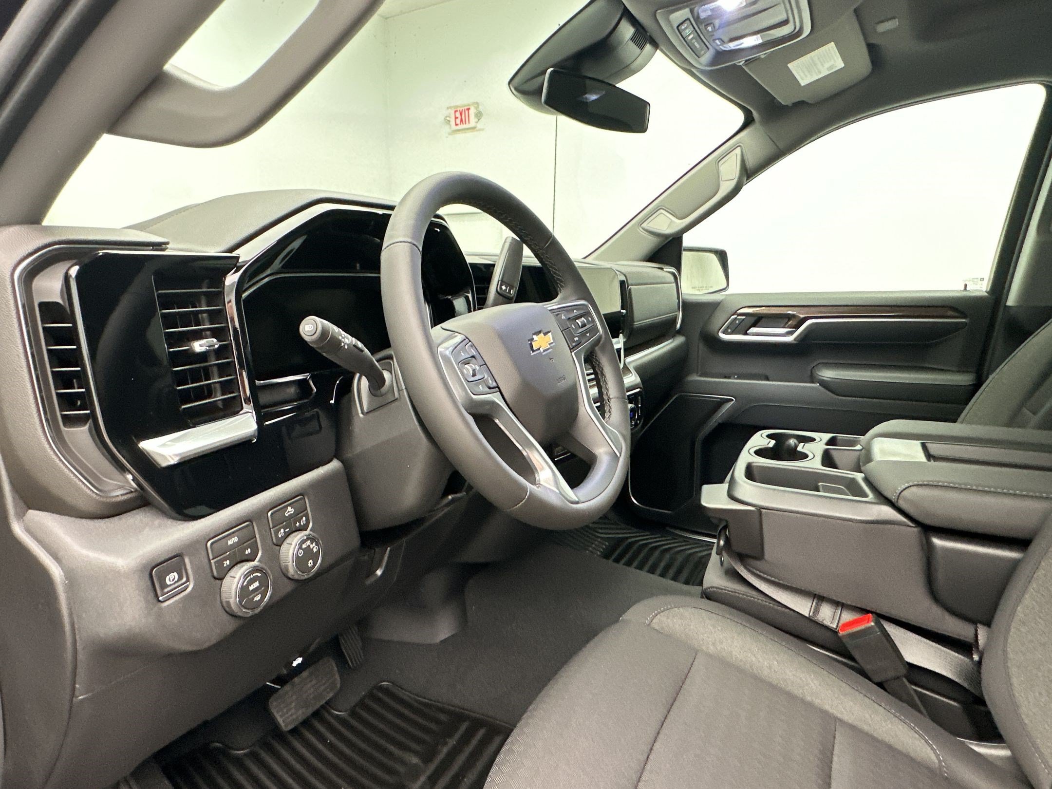 New 2026 Chevrolet Silverado 1500 LT AWD/4WD image 4