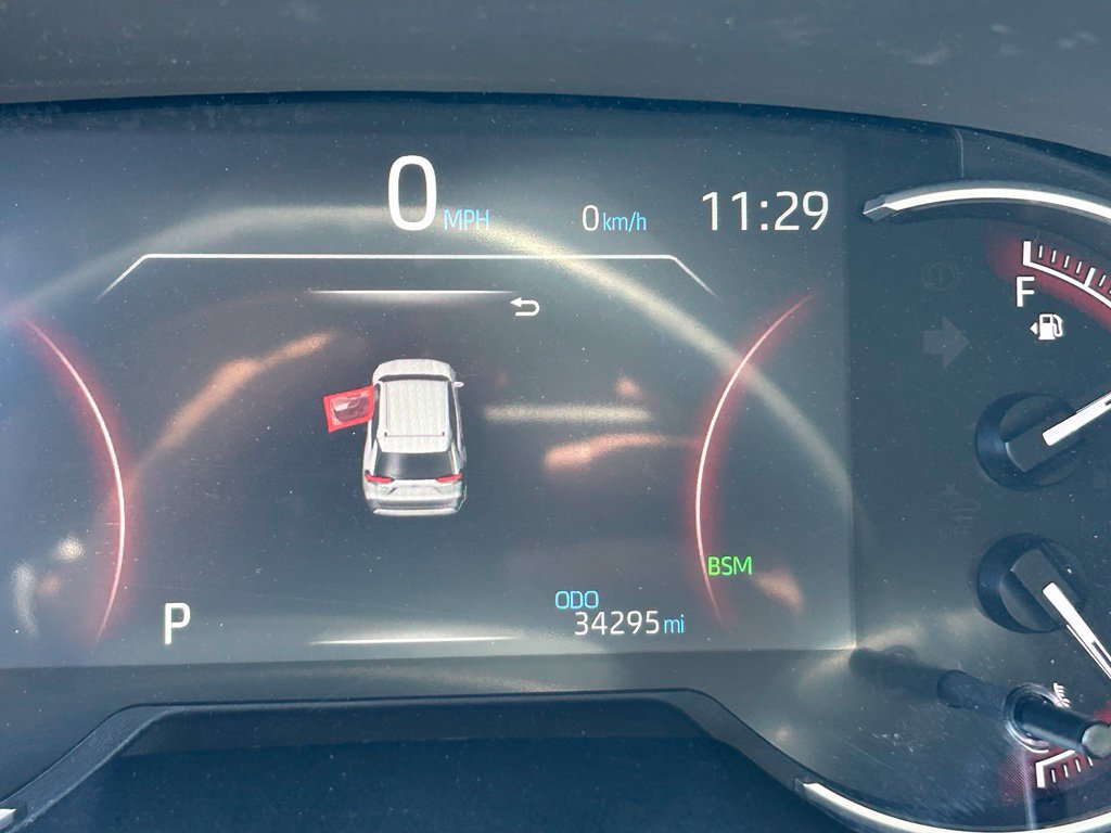 Used 2025 Toyota RAV4 XLE AWD/4WD image 17