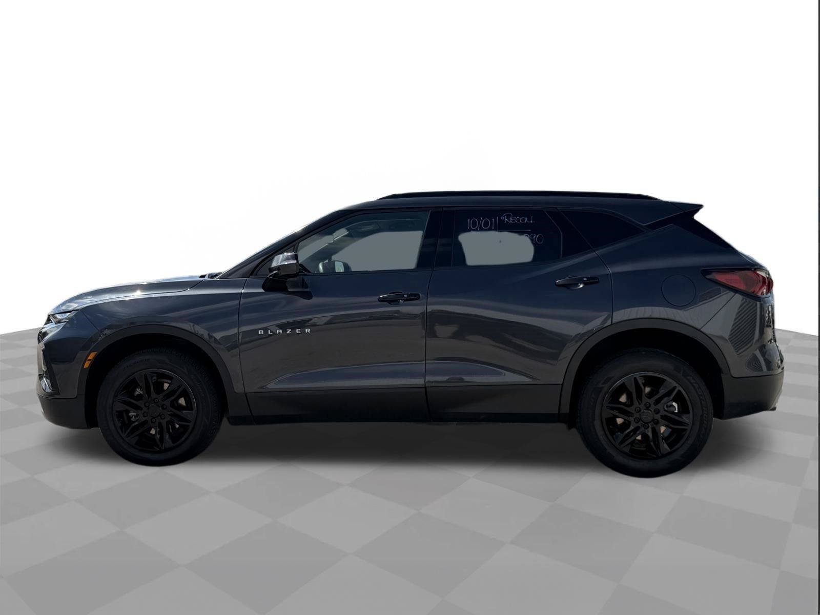 Used 2021 Chevrolet Blazer LT FWD image 2