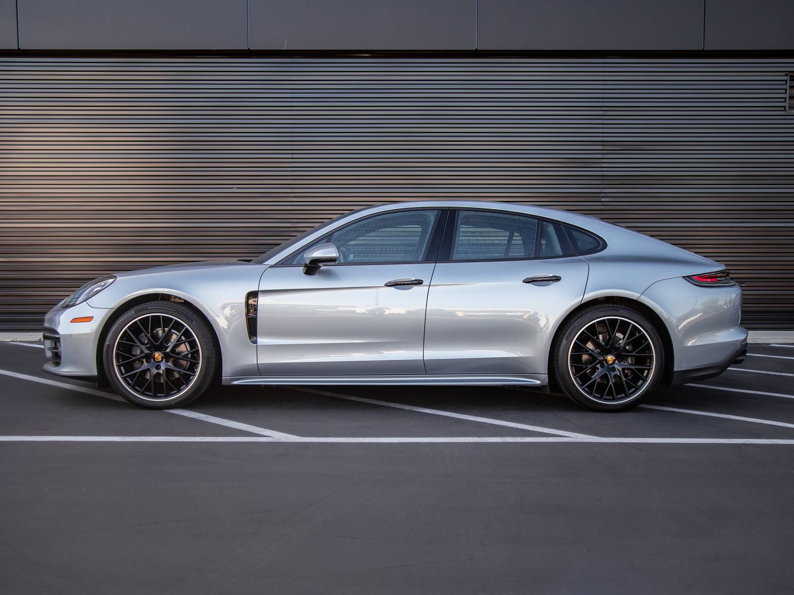 Certified 2023 Porsche Panamera RWD image 2