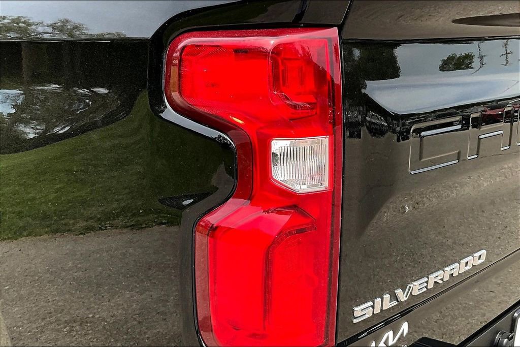 Used 2023 Chevrolet Silverado 1500 RST AWD/4WD image 23