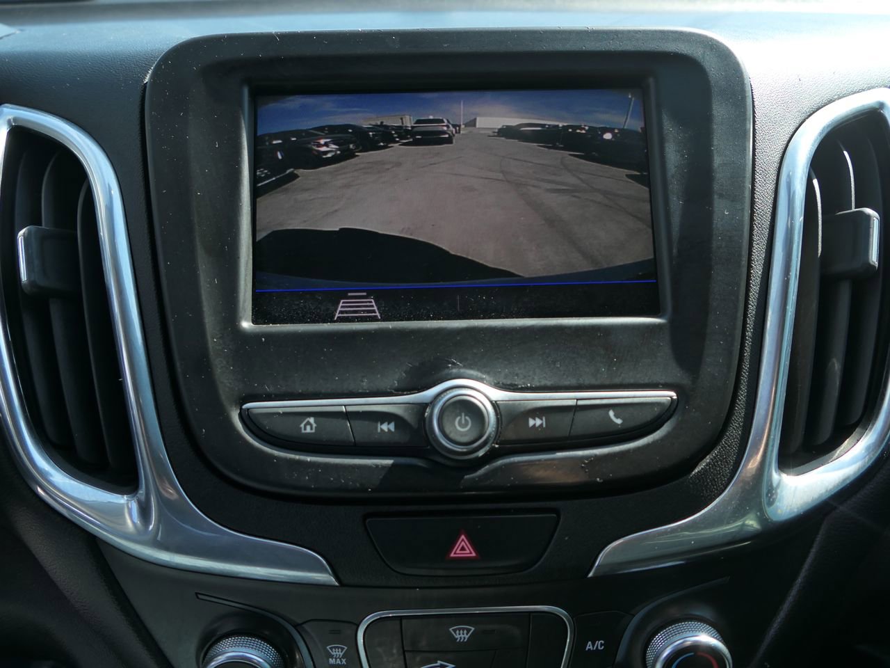 Used 2020 Chevrolet Equinox LT image 20